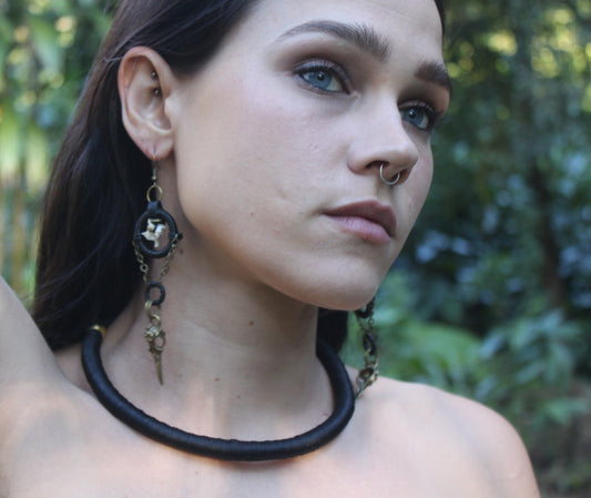 Basic & brass neck ring