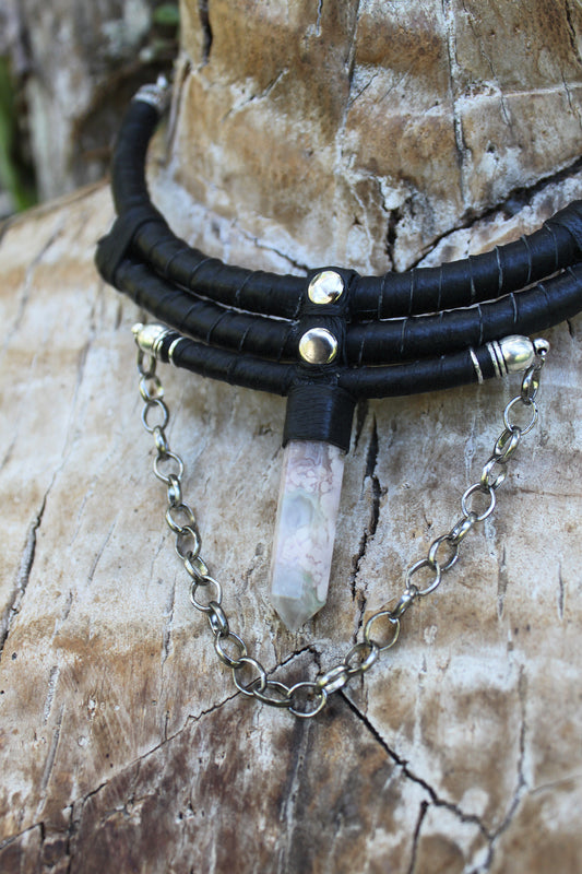 Triple-strand flower agate choker