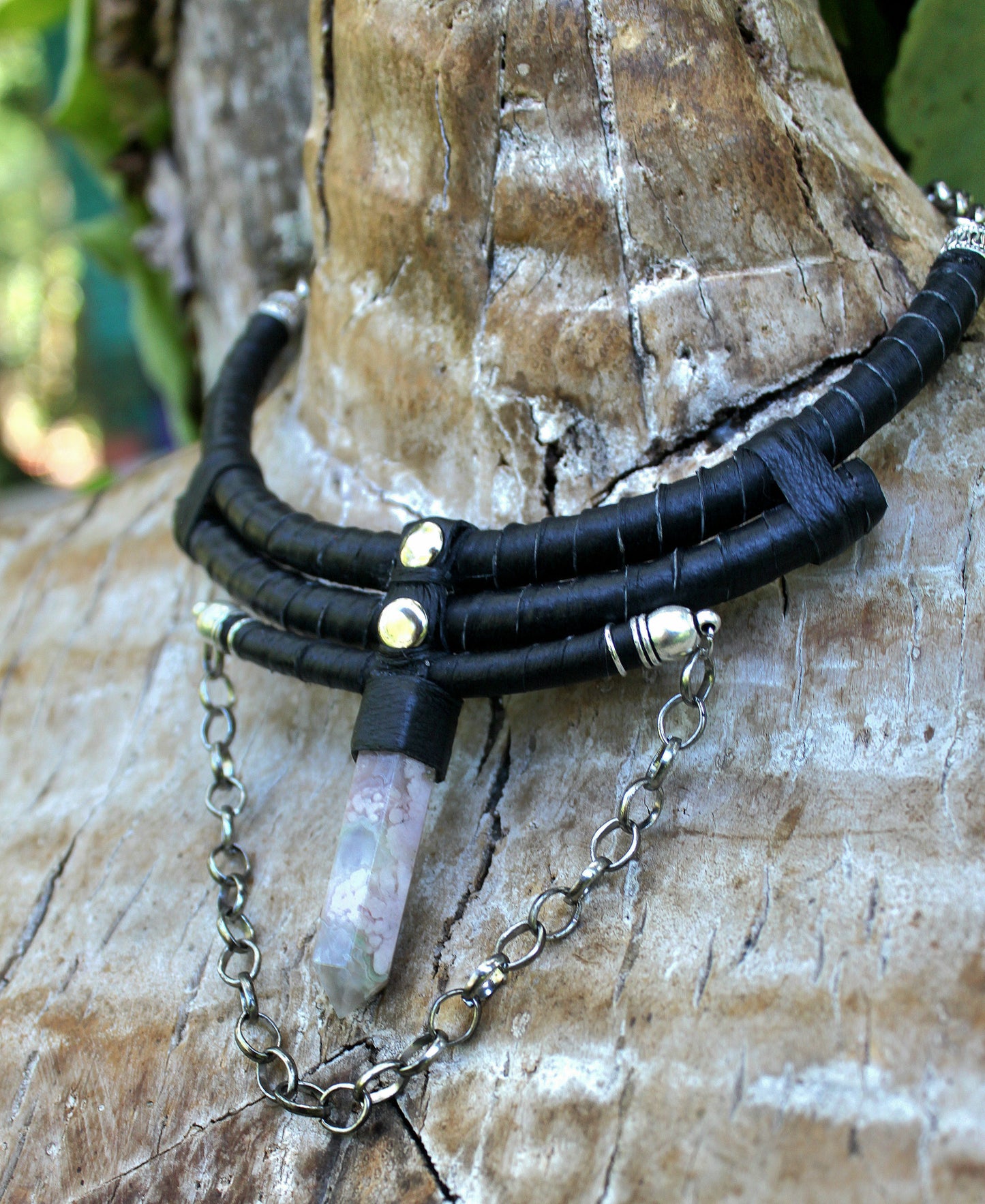 Triple-strand flower agate choker