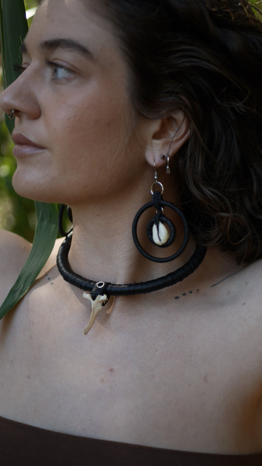 Dainty leather & fox collar