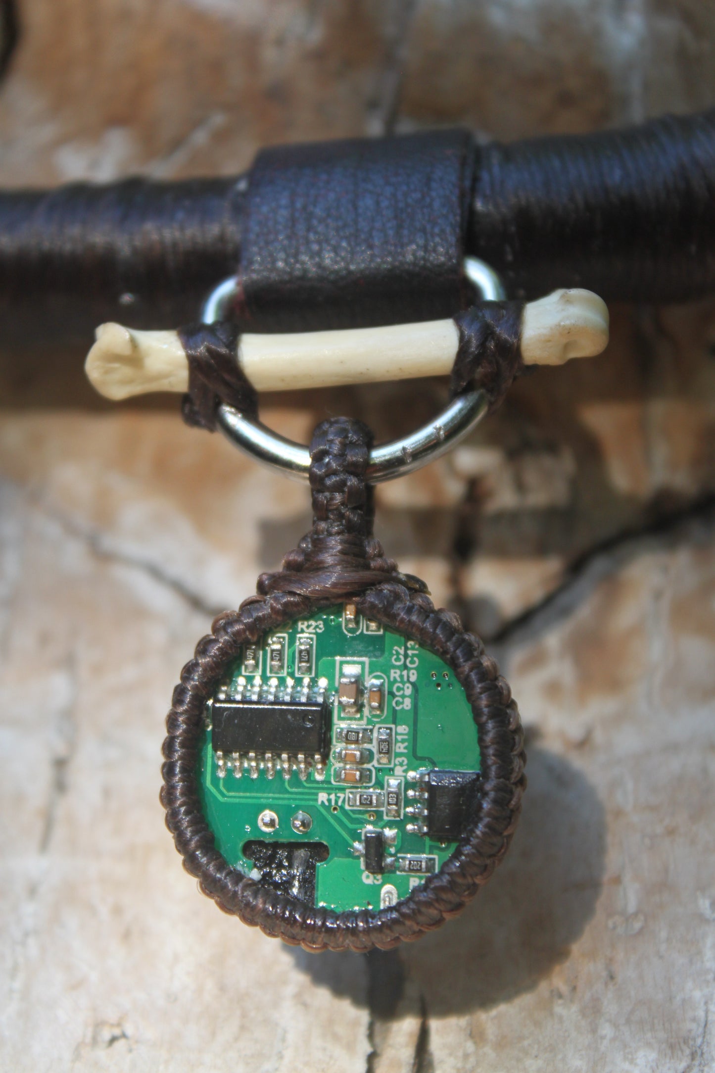 Earthy tech neck ring