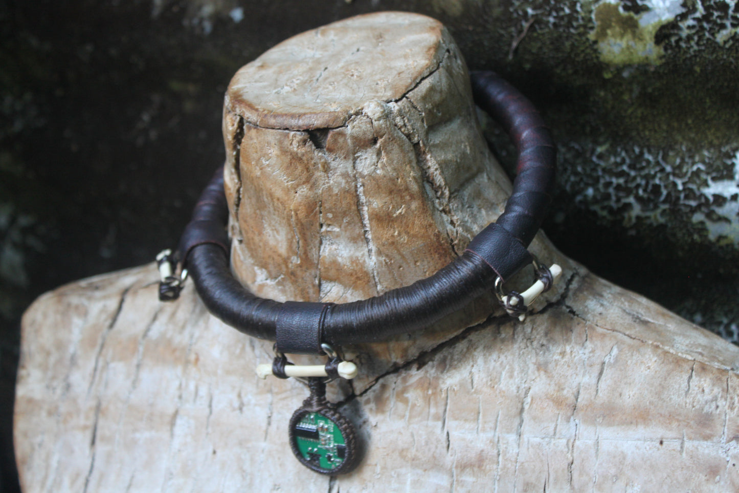 Earthy tech neck ring