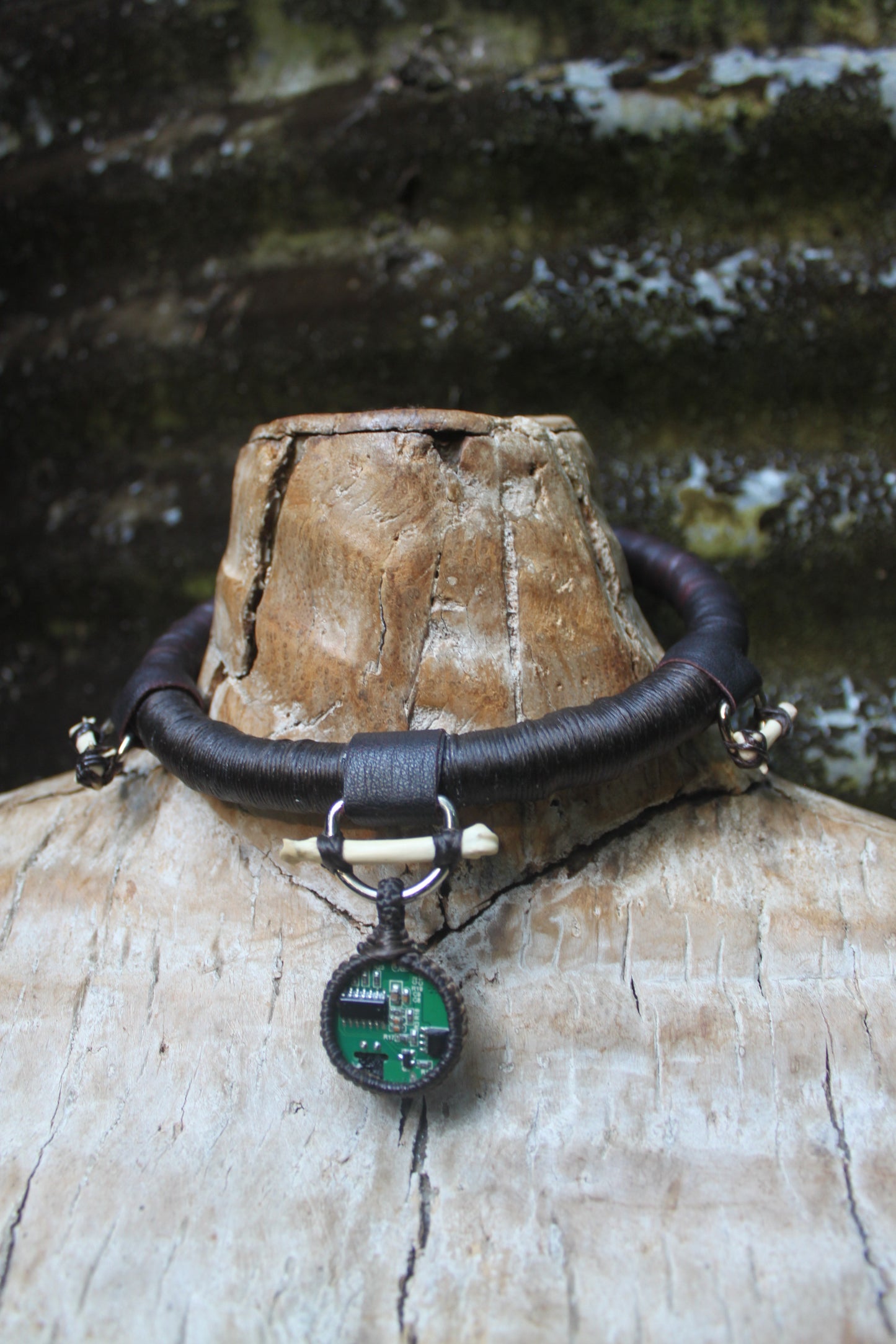 Earthy tech neck ring