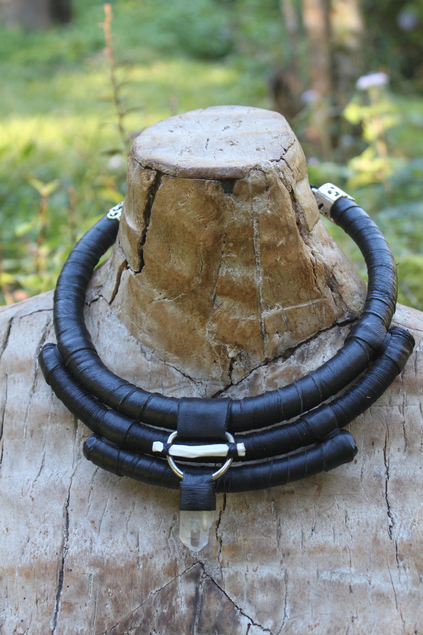 Triple cascade neck ring