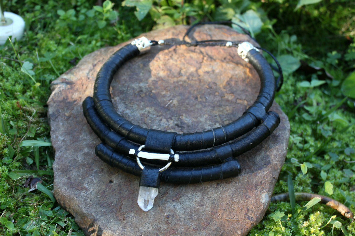 Triple cascade neck ring