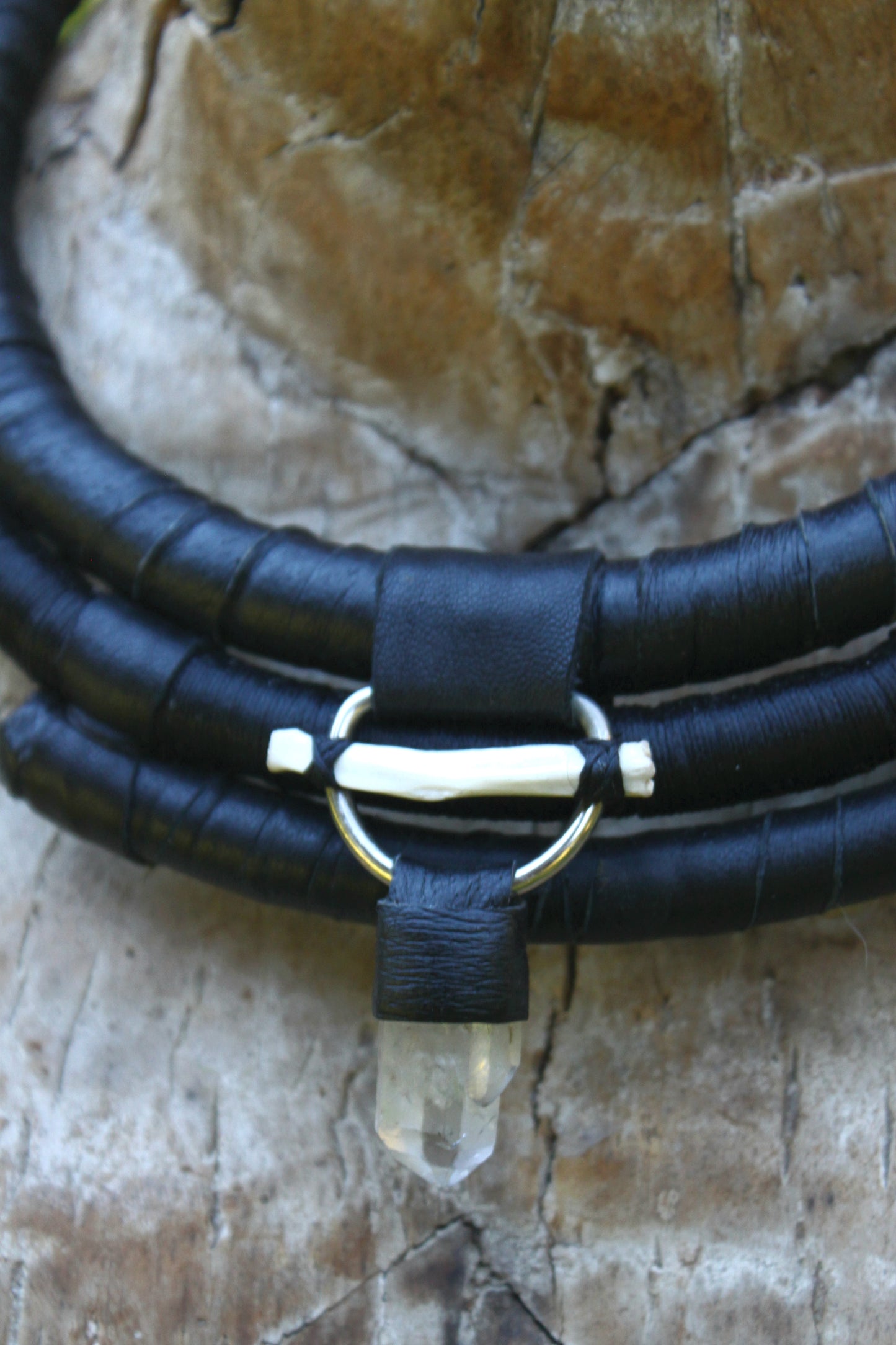 Triple cascade neck ring