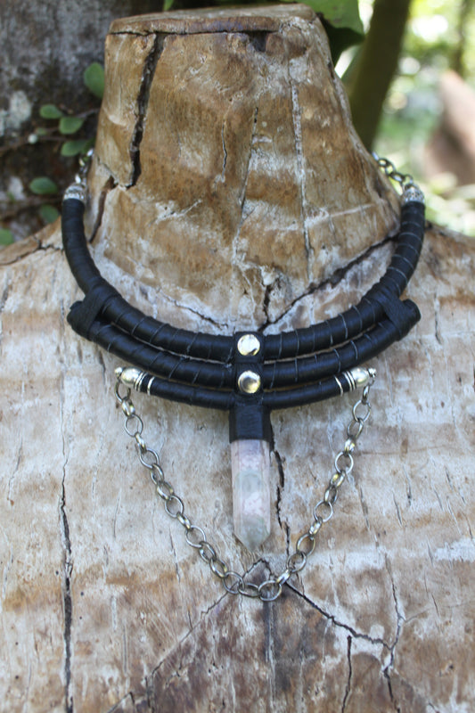 Triple-strand flower agate choker
